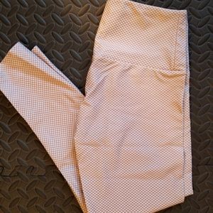 Onzie Gold Accent workout Leggings size Medium